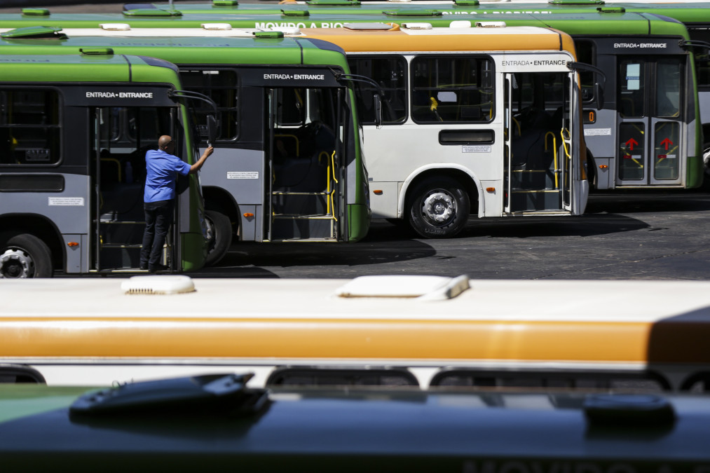Brasília (DF), 09/08/2023 – Movimentação de passageiros e ônibus na Rodoviária do Plano Piloto. Nos dias 8 e 9 de agosto acontece, em Brasília, o 36º Seminário Nacional de Transporte Urbano, em que empresários, entidades de classe, especialistas