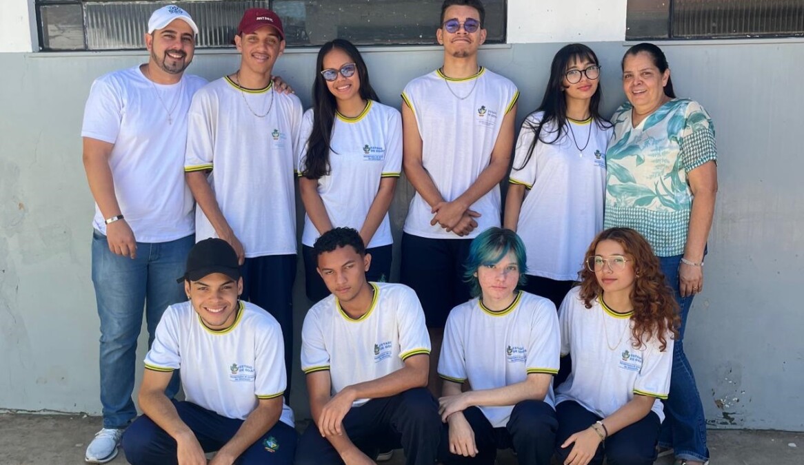 Escolas estaduais de Goiás se destacam na Olimpíada Brasileira de Biotecnologia Vencedores na competição são agraciados com troféus