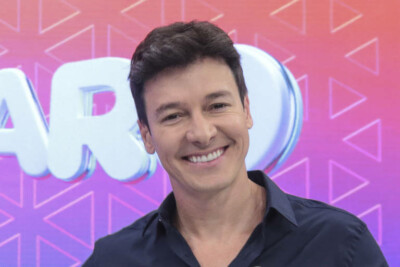 O apresentador Rodrigo Faro, da Record TV, entrou com uma ação contra a Globo.
