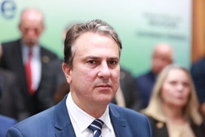 Cinco deputados de partidos da base assinam convocação de ministro da Educação por ‘viés ideológico’ no Enem