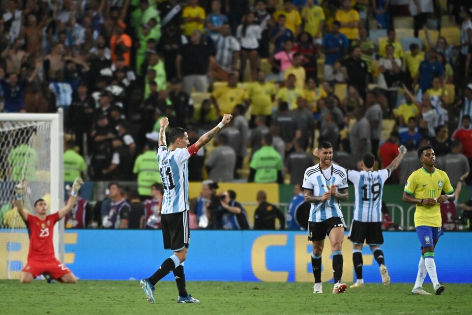 Olé e vergonha: Brasil cai para Argentina em jogo marcado por pancadaria