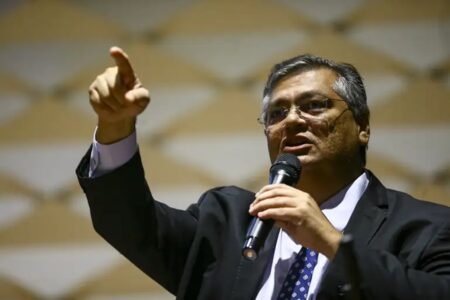 De saída da Justiça, Dino diz que vai enviar projeto que obriga câmeras em fardas