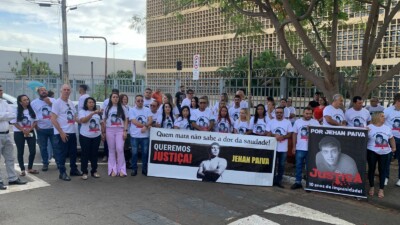 Caso Jehan: parentes e amigos se reúnem no Fórum antes do júri começar morto em uma festa universitária no dia 7 de junho de 2013