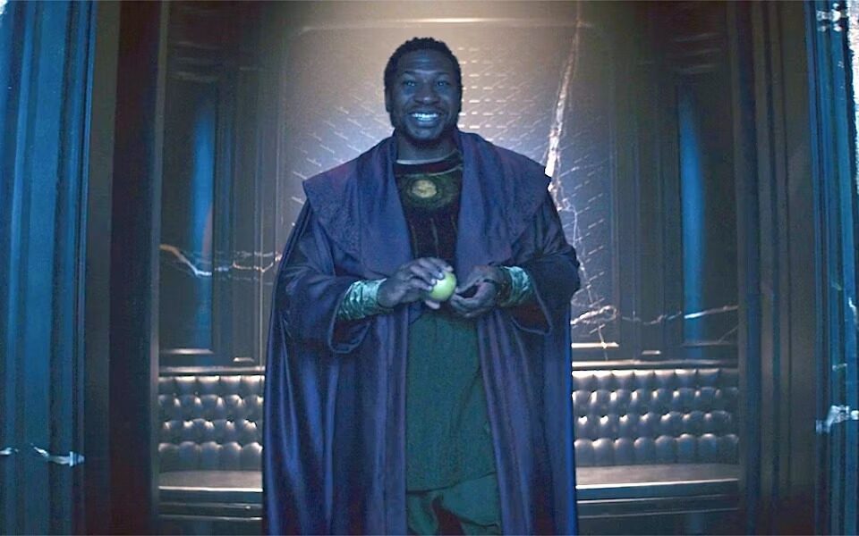 O criador de “Loki”, Michael Waldron, foi contratado para escrever o roteiro de “Vingadores: Dinastia Kang”.