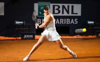 Bia Haddad vence espanhola, vai às quartas de final de Roland Garros e  quebra marca de 55 anos