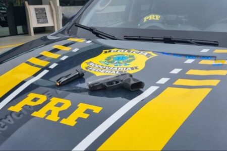 PRF prende condutor com arma de fogo e veículo com mais de 15 infrações em Planaltina, no DF