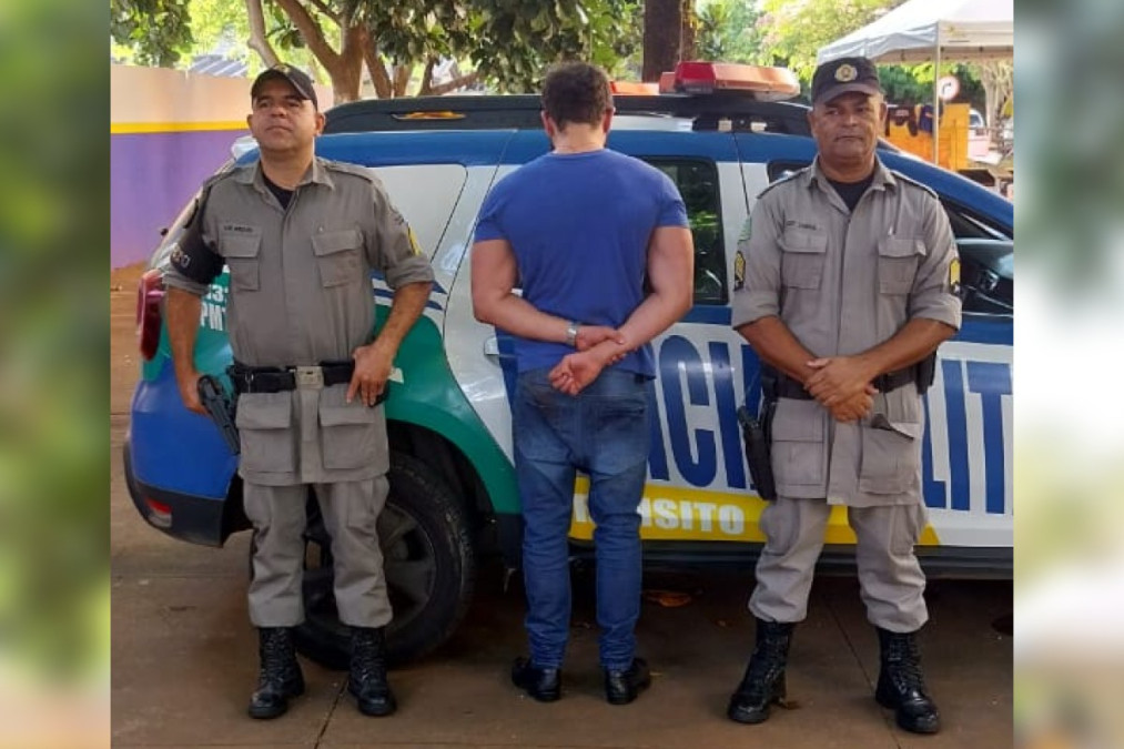 Médico preso pela Polícia Militar em Goiânia (Foto: Divulgação)