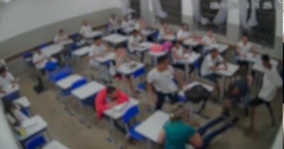 Professor apanha de estudante dentro da sala de aula, em Goianira (Vídeo: divulgação/PCGO)