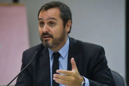 Diretor da PF acusa governo Bolsonaro de interferência política na instituição
