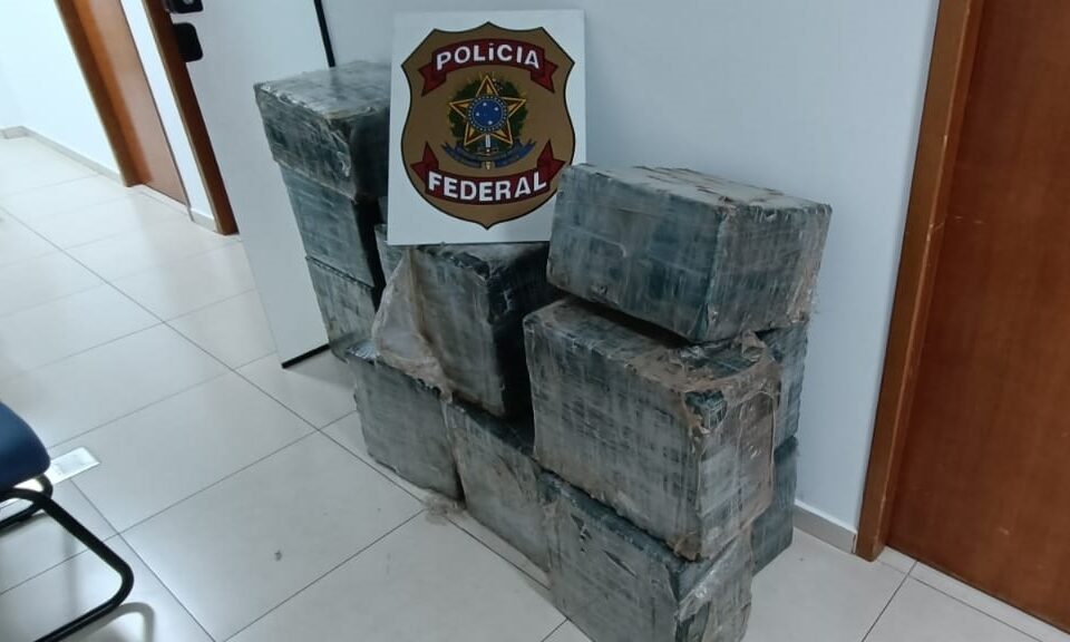 Piloto da Força Aérea Boliviana trouxe R$ 40 milhões em cocaína pura para Minaçu Foram apreendidos 475 quilos do entorpecente