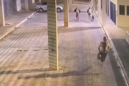 Sem-teto é roubado e agredito com pauladas e facadas em Brasília, mas sobrevive