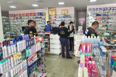 Polícia faz operação contra sonegação fiscal contra quatro redes de farmácias em Goiás