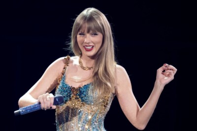 Taylor Swift anuncia novo álbum durante discurso de agradecimento do Grammy Disco é batizado The Tortured Poets Department