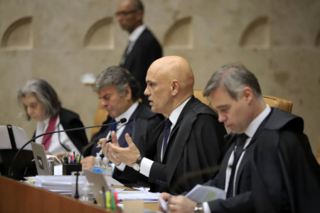 Ministros Cármen Lúcia, Luiz Fux, Alexandre de Moraes e André Mendonça, no plenário do STF (Foto: Divulgação)