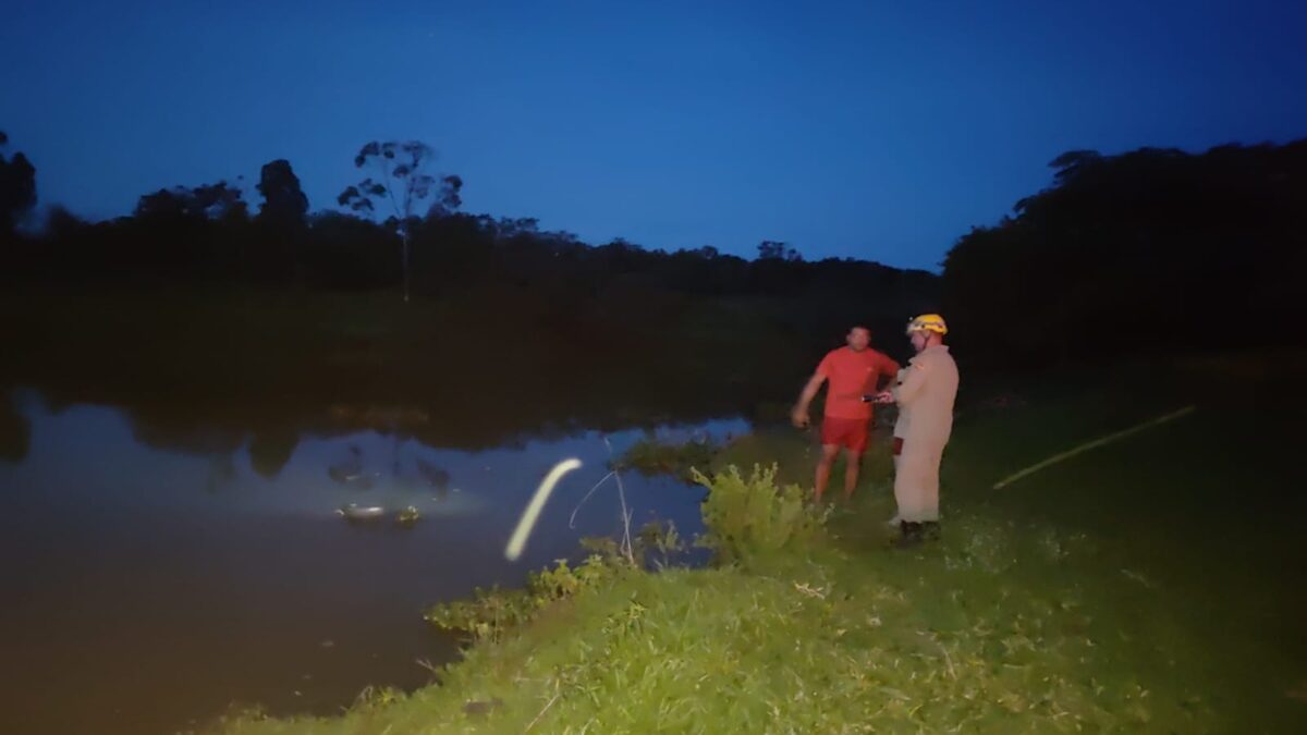 O homem pescava em uma represa quando entrou na água para realizar a travessia e não retornou.