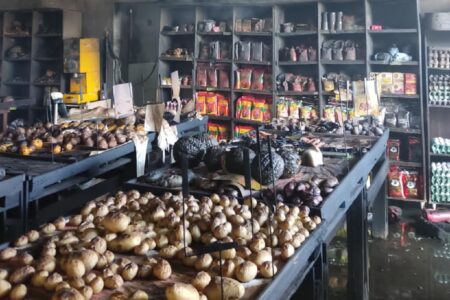 "Risco de colapso": incêndio em supermercado de Abadia de Goiás comprometeu estrutura, apontam Bombeiros Fogo não deixou feridos