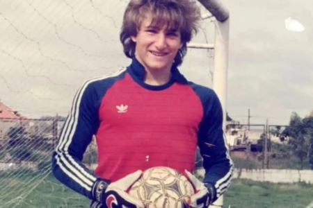 Javier Milei na época em que era goleiro (Foto: arquivo pessoal)