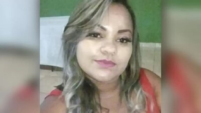 Mulher morre atropelada ao tentar segurar carro para salvar filhos, em Caldas Novas Os filhos de Vanes não precisaram de atendimento médico