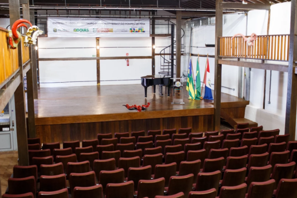 Auditório e palco do Teatro de Pirenópolis (Foto: Mariana Alves / Iphan)