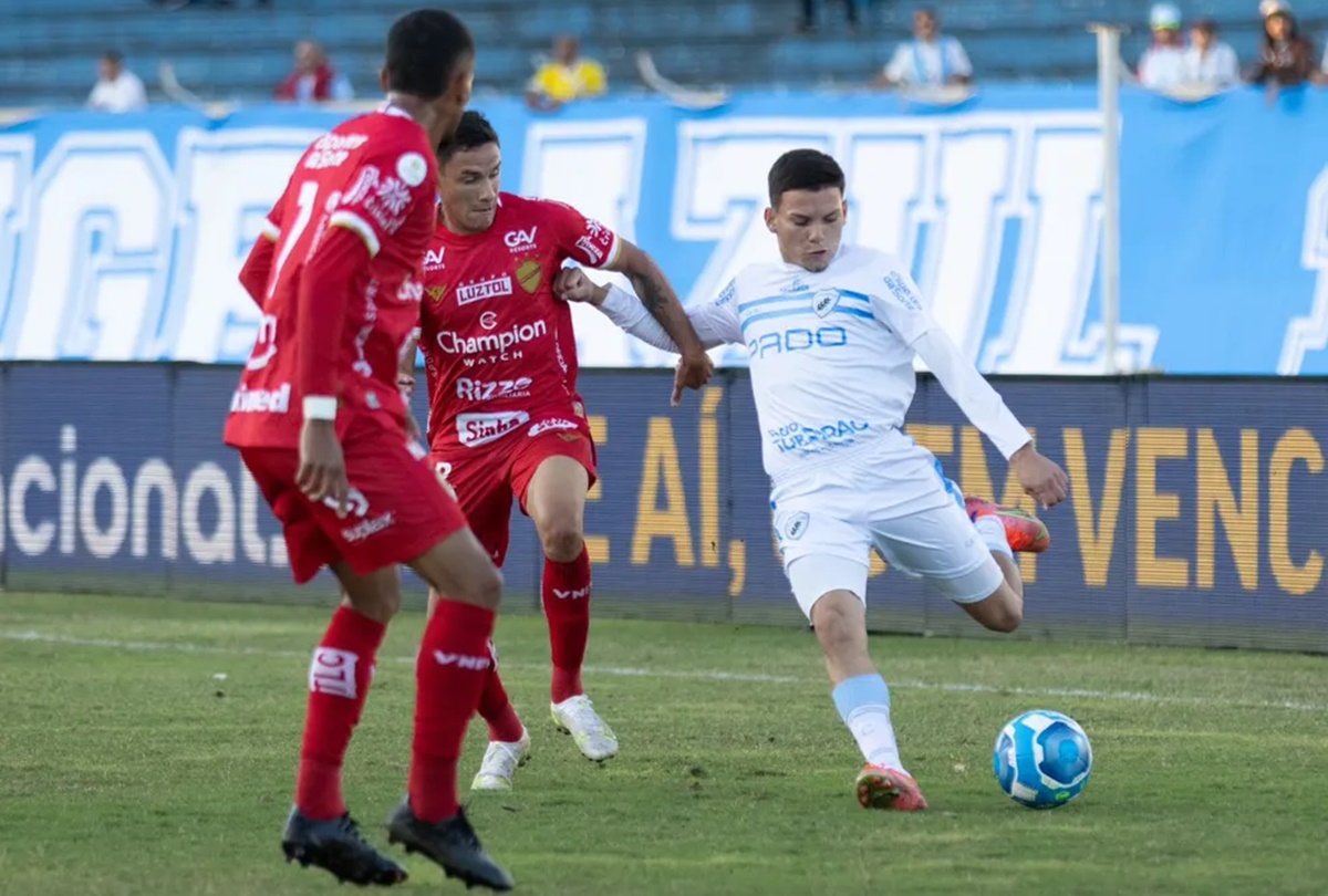 Vila Nova sai atrás, vira o jogo, mas cede empate ao Londrina nos acréscimos