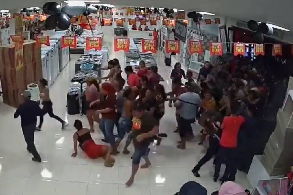 Tumulto em promoção da Black Friday deixa 40 feridos no Amapá