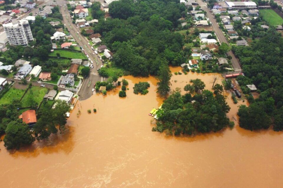 Município de Rio do Sul, em Santa Catarina, enfrenta enchentes em novembro (Foto: CBMSC/Divulgação)