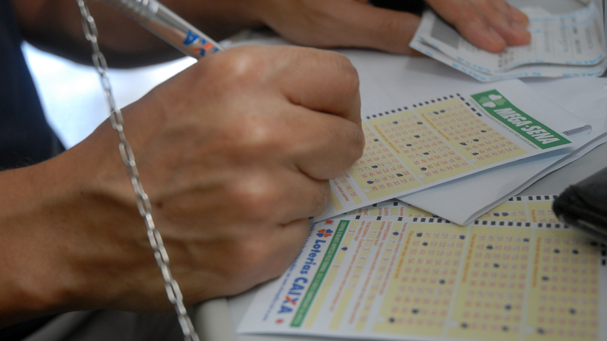 Mega acumula em R$ 32 mi, mas 4 apostas goianas acertam cinco números