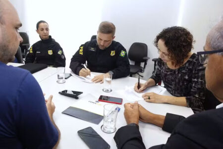 Governo e servidores assinam proposta de reestruturação de carreiras (Foto: Adalberto Marques/Ministério da Gestão)