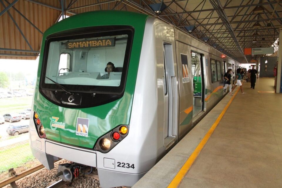 Metrô-DF volta a funcionar neste domingo