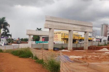 Viaduto da avenida Castelo Branco, em Goiânia (Foto: Reprodução)