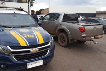 Camionete furtada no ano passado, em MG, é recuperada em Águas Lindas de Goiás