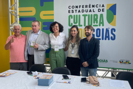 Pedro Wilson, Carlos Willian, Yara Nunes, Luana Ribeiro e Milton Gonçalves na Conferência Estadual de Cultura de Goiás (Foto Pollyana Cicatelli)