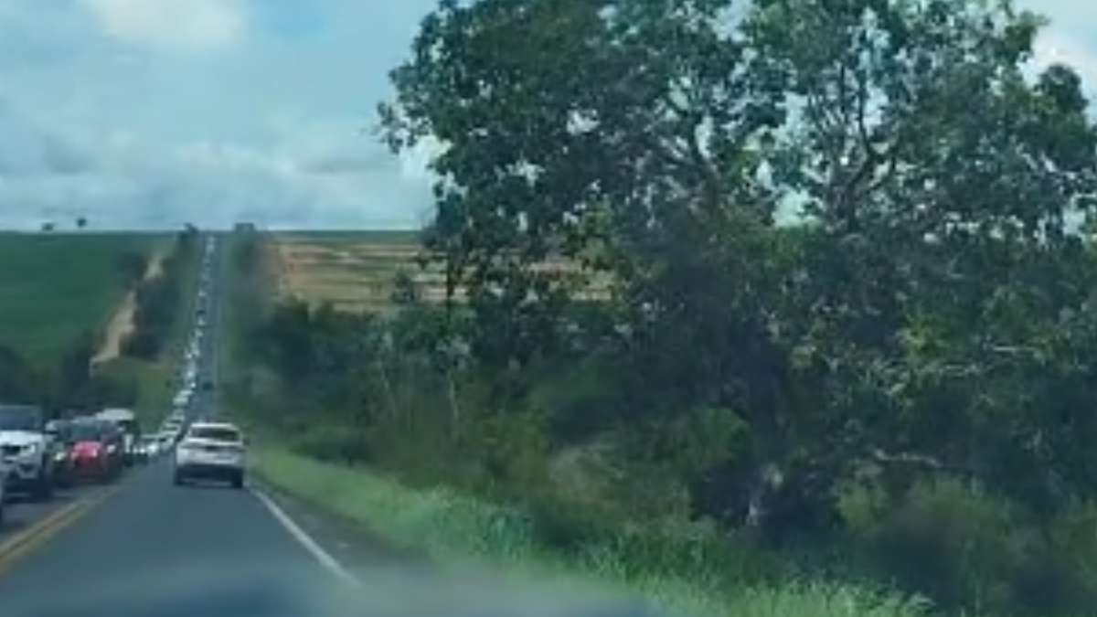 Acidente sentido Caldas Novas deixa trânsito lento (Foto divulgação)