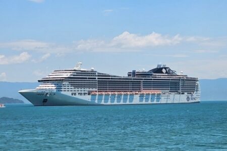 Show de Alexandre Pires em cruzeiro é cancelado após passageiro cair no mar casal discutia na varanda de uma das cabines
