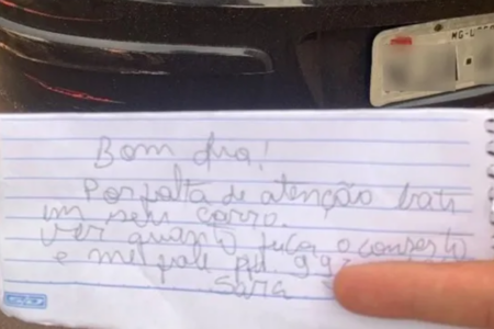 Diarista deixa bilhete com número após bater em carro, em Rio Verde (Foto: Reprodução)