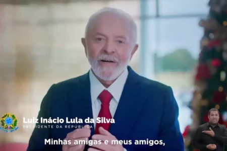Presidente Lula defende "paz e união" em pronunciamento de Natal