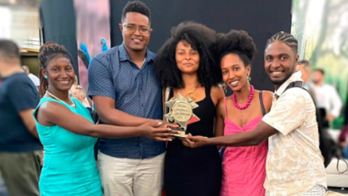 Representantes da Associação Kalunga Comunitária Engenho II, durante a premiação (Foto AKCE)