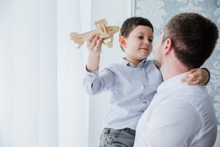 STF retoma julgamento sobre licença-paternidade nesta semana Análise está na pauta da Corte para dia 13, quando voto de Cristiano Zanin