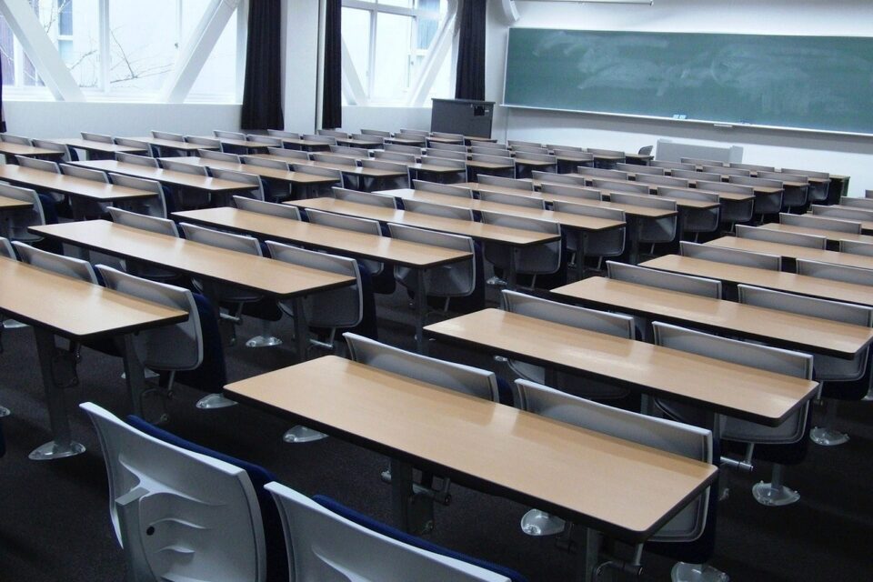 Estudantes brasileiros têm dificuldade no aprendizado de matemática (Foto: Pixabay)