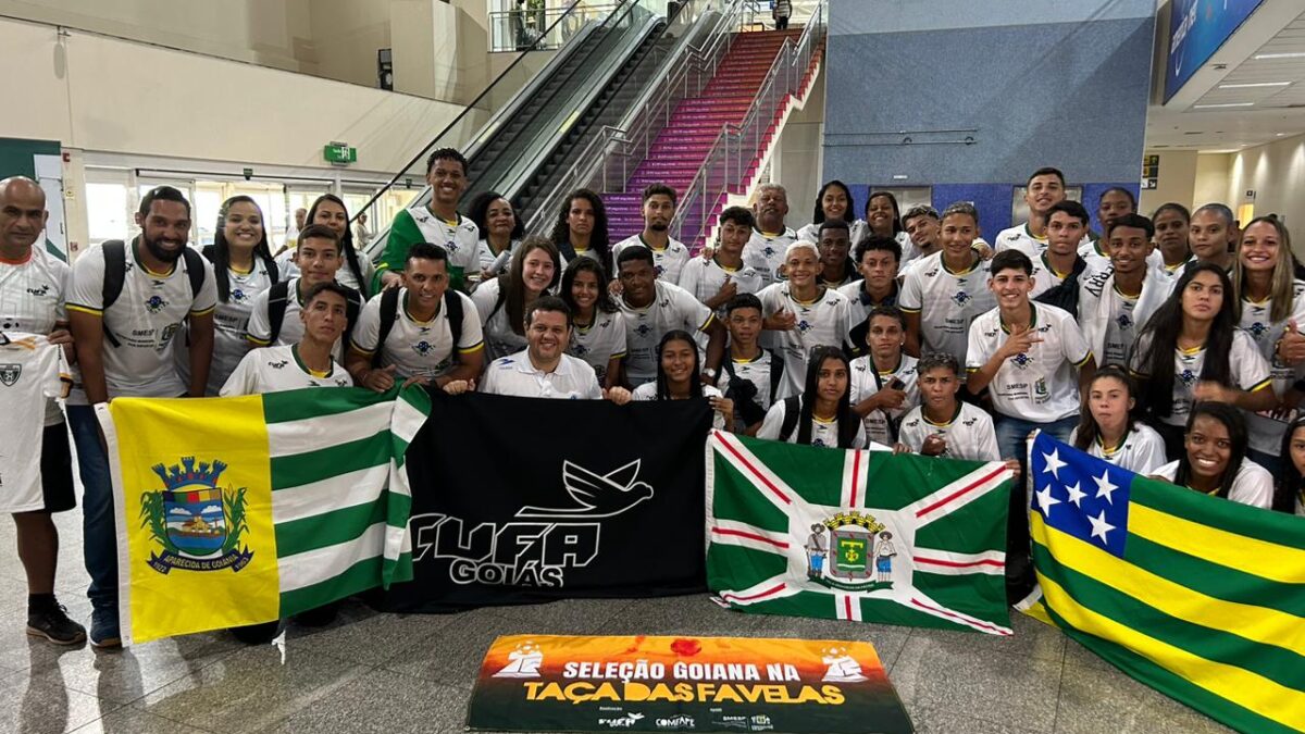 Seleções masculina e feminina embarcaram para a Taça das Favelas Brasil