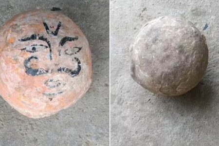 Moradores de aldeia descobrem que divindades para as quais rezavam são na verdade ovos de dinossauros comunidade hindu na Índia