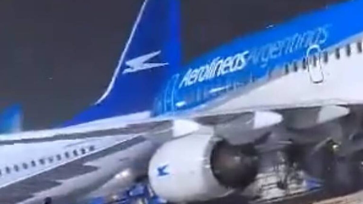 Temporal arrasta avião, fecha aeroporto e deixa rastro de destruição em Buenos Aires