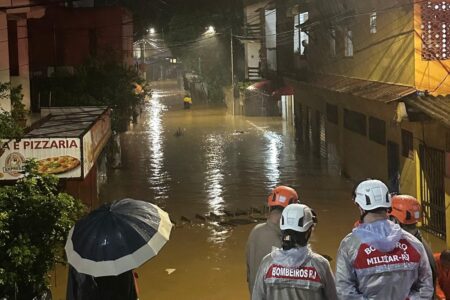 Estragos causados pela chuva em Angra dos Reis, no estado do Rio de Janeiro (Foto: Twitter)