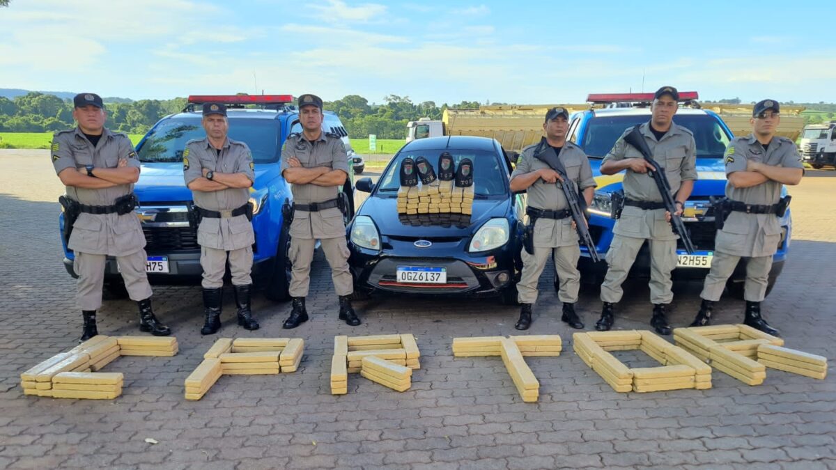 Polícia apreende 133 quilos de maconha em Palmeiras de Goiás Um dos indivíduos tentou subordinar os policiais oferecendo R$ 40 mil