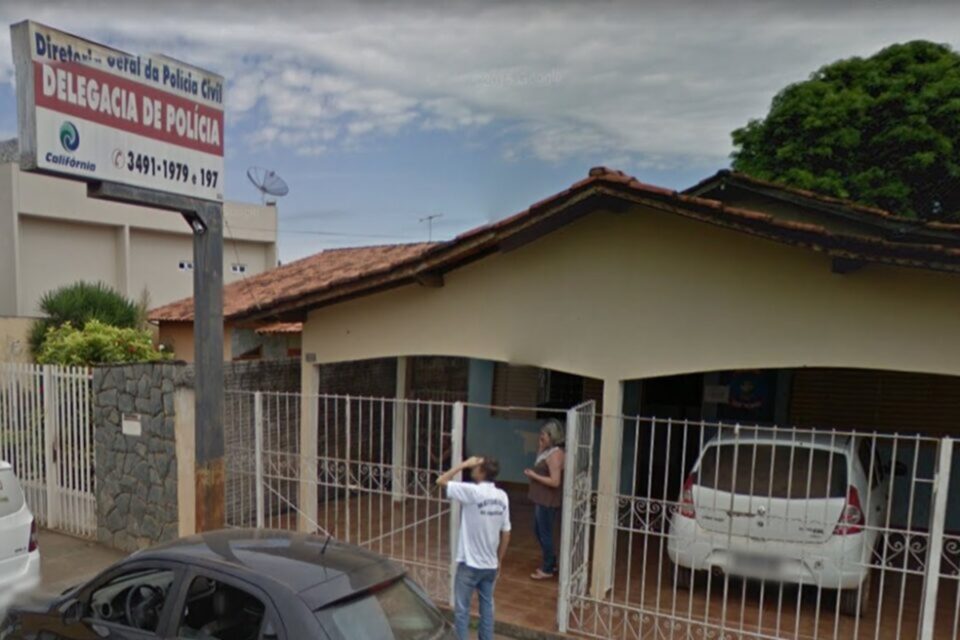 Mulher é presa após ameaçar o próprio filho com faca em Ipameri