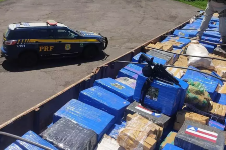 PRF encontra drogas em carreta com ex-vereador de Araguari (MG) (Foto: Divulgação/PRF)