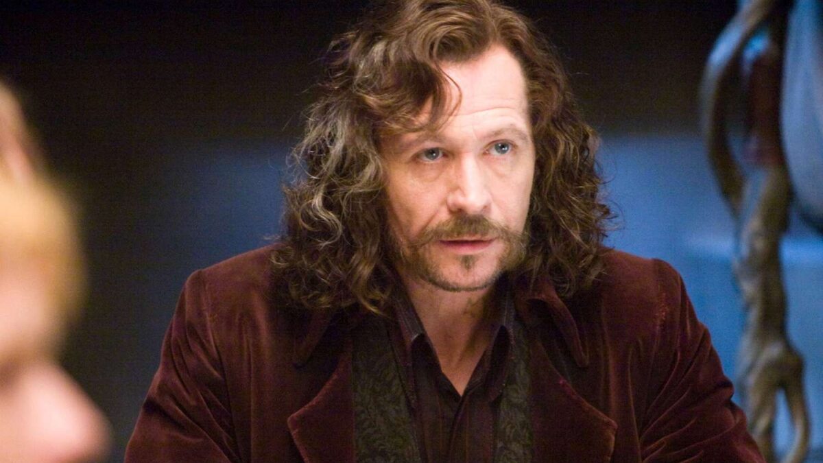 A franquia de filmes “Harry Potter” pode ter salvado a carreira de Gary Oldman, mas ele não está se elogiando muito por sua atuação como Sirius Black.
