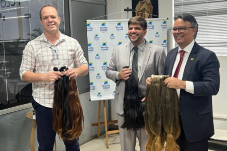 Receita Federal, em Goiânia, doa 300kg de cabelo para paciente que lutam contra o câncer (Foto: Reprodução/Receita Federal)