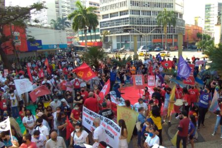 Sindicatos fazem ato em Goiânia por reajuste salarial de servidores públicos federais