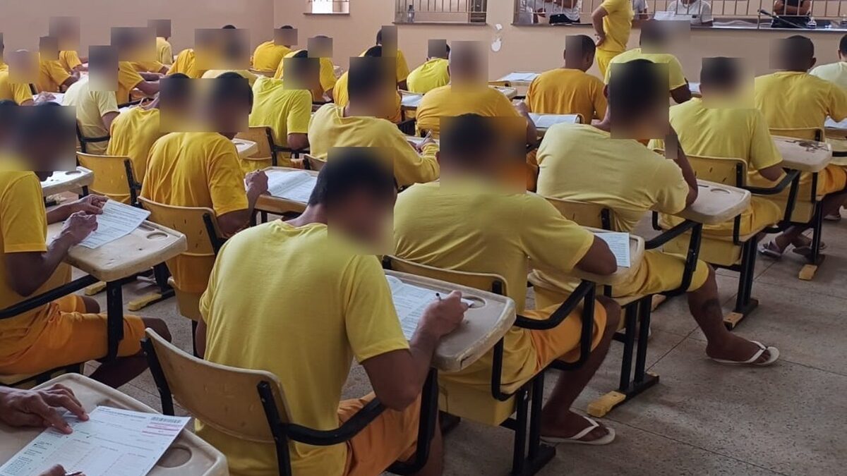 Mais de 2 mil presos fazem provas do Enem em Goiás, diz DGPP